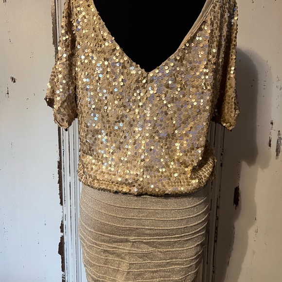 Gold sequin, Fredricks of Hollywood large - Picture 2 of 12